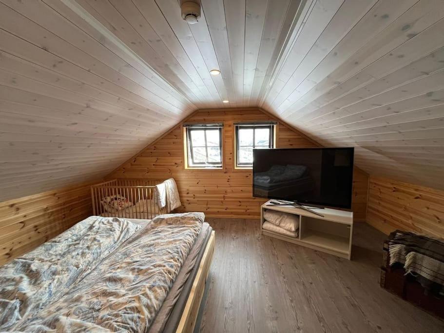 Cabin In Beautiful Surroundings At Harpefossen Nordfjordeid Eksteriør bilde
