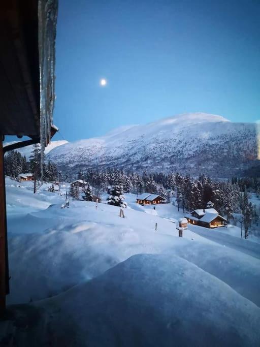 Cabin In Beautiful Surroundings At Harpefossen Nordfjordeid Eksteriør bilde